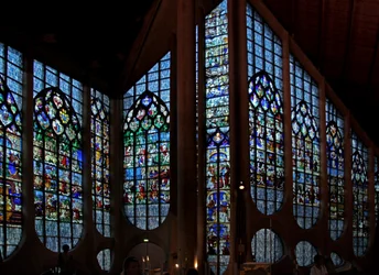 Vindue, der viser de nulstillede vinduer oprindeligt fra kirken St Vincent