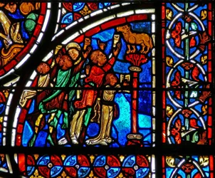 Vindue w13 viser israelitterne, der tilbeder Guldkalven