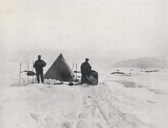 Levicks lejr blandt sprækker, 1912, 1913