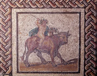 Galloromansk kunst: mosaikgulv, der forestiller en landlig kalender. Allegorien over Foråret rider på en tyr. Slutningen af det 2., begyndelsen af det 3. århundrede e.Kr. Fra Saint-Romain-en-Gal (Rhône). Saint-Germain-en-Laye, Det Nationale Arkæologiske