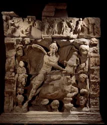 Gallo romersk kunst: relief, der viser Mithra lysets gud med tyren. Fra et Mithraeum-tempel. 50 f.Kr.-100 e.Kr. Metz. Museum for Skønne Kunster