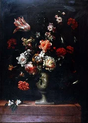 Stilleben med blomster i en stenvase