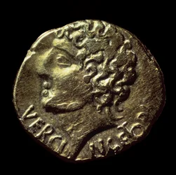 Den galliske guldstater (Arvernes) har afbildningen af ​​Vercingetorix (72-46 f.Kr.) udstedt i 52 f.Kr. Paris, B.N.