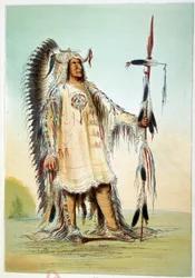 Amerikanske indianere: Mah-To-Toh-Pa (Mah To Toh Pa), anden Mandan-høvdings kjole. Illustration af George Catlin (1794-1872)