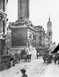 Monument og St Magnus the Martyr, Lower Thames St, City of London, før 1933