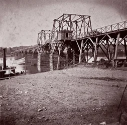 Bro over Tennessee River ved Chattanooga, ca. 1864.