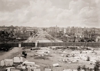 Columbia, South Carolina, USA efter brand i 1865 (s/h-billede)