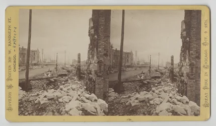 Stereograf af Washington Street fra hjørnet af LaSalle Street med udsigt mod øst efter Chicago-branden i 1871, 1871 (bw-foto på kortholder)