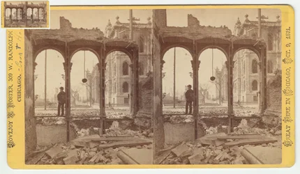 Stereograf af retsbygningen set gennem ruinerne af østsiden af Clark Street efter Chicago-branden i 1871, 1871 (bw-foto på kortholder)