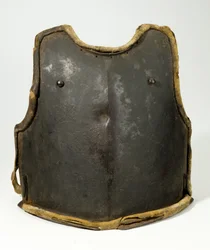 Brystskjold, ca. 1650-1700 (stål, maling, læder og stof)