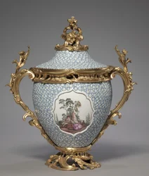 Dækket vase, fremstillet af Meissen Porcelænsfabrik, Tyskland, 1749