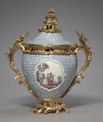 Dækket vase, fremstillet af Meissen Porcelænsfabrik, Tyskland, 1749