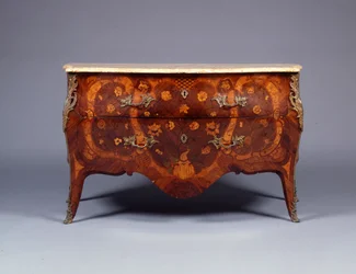 En af et par intarsia- og parketmøbler, ca. 1765 (lakeret messingmonteret kongetræ, amarant, tulipantræ og bois satin) (se også 463023)