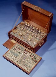 Rejsekirurgi og apotekssæt. 1640. Augsburg. Dekorativ kunst, Paris.
