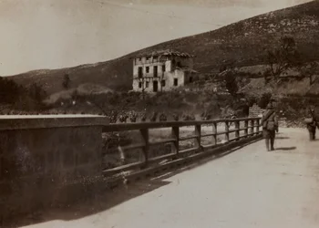 Albummet "Krigsbilleder II": italienske soldater i Val Chiusone nær Podsenica, 09/1917