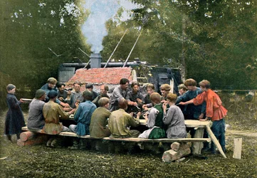 Workmens kantine i en landsby, Rusland, c1890