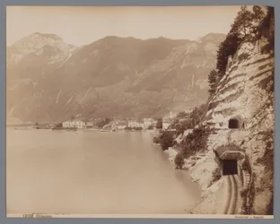 Brunnen ved Vierwaldstättersee i Schweiz Brunnen (titel på objekt)