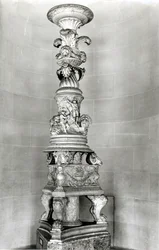 Kandelabre designet af Piranesi på grundlag af antikke romerske stykker til sin egen grav (marmor)