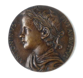 Medalje forestillende Antoninus Pius: retlinet