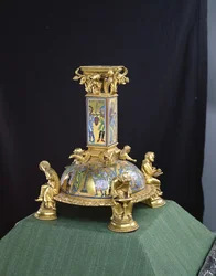 Base af St. Bertins kors, fra Abbaye Saint-Bertin, ca. 1180 (forgyldt bronze og champleve emalje) (se også 204570, 232625 og 232839)