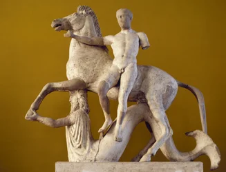 Dioscuro og hest understøttet af en Triton, Parian marmor, skulpturel dekoration fra den vestlige facade af Marasa-distriktets tempel, Locri, Calabrien, Italien, græsk civilisation, 5.-4. århundrede f.Kr.