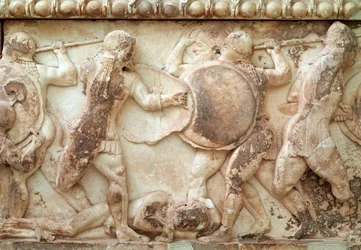 Gigantomachi (kamp mellem guder og giganter) (relief, frise, 525 f.Kr.)