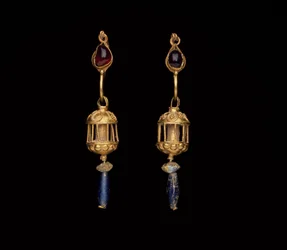 Pair of earrings with large pendants, 2nd-1st centuries B.C.dani