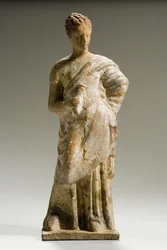 Statuette af en kvinde, hellenistisk periode, ca. 3. århundrede f.Kr. (terracotta)