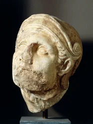 Krigershoved af Skopas (340-420 f.Kr.) fra forsiden af Athena Alea-templet i Tegea, 4. århundrede f.Kr.