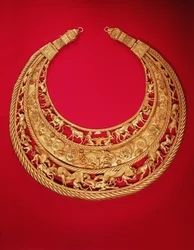 Halskæde med pastorale scener (guld)