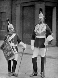 En tropper og trompetist fra Royal Horse Guards, 1896.