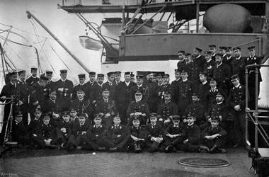 Admiral Lord Walter Kerr og hans officerer på kvartdækket af hans flagskib, HMS Majestic, 1896.