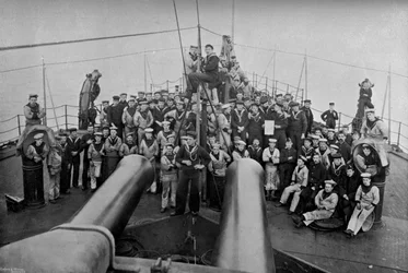 Nogle af selskabet af førsteklasses slagskib HMS Sans Pareil, 1896
