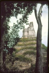 Indskrifternes tempel, ca. 700 e.Kr