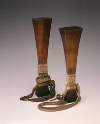 To krigsklubber, sandsynligvis 1800-tallet (træ)