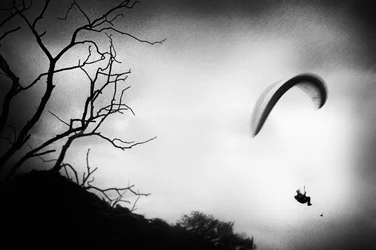 Dramatisk paragliderflyvning