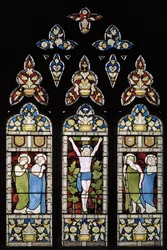 The Crucifixion, East Window, 1872 (farvet glas)