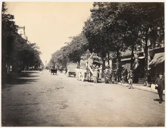 Omnibus på en boulevard i Paris, ca. 1890