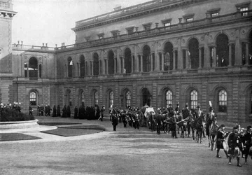 Dronning Victorias begravelsesoptog forlader Osborne House, Isle of Wight, den 1. februar 1901.