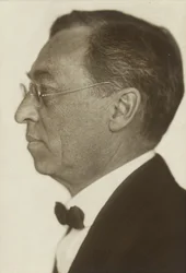 Portræt af kunstneren Wassily Kandinsky 1866-1944, 1925.