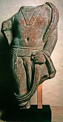 Bodhisattva (rød sandsten)