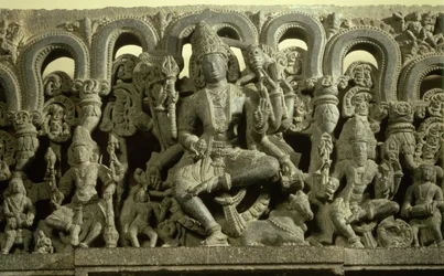 Overligger, der afbilder Treenigheden: Siva, Brahma og Vishnu, Warangal, Kakatiya