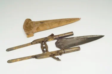 Sværd, ca. 1800-35 (guld, træ og metal)