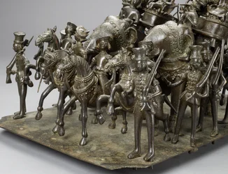 Kavalkaden af kongen af Oudh, der rider med den britiske beboer på elefanter, ca. 1820 (bronze) (detaljer fra 119069)