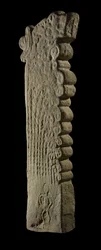 Mindesten eller gravmarkering (penji reti), ca. 1700-tallet (sten)