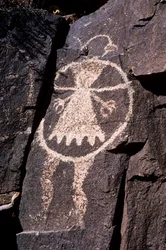 Anasazi-petroglyffer, ætsninger i vægge i NM.