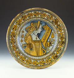 Et Deruta blå og guld lustreret portrætfad forestillende en ung kvinde i profil og indskrevet Madalena B, ca. 1525 (lustreret keramik)
