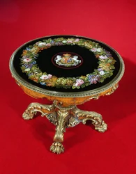 Mikromosaikbord med Norfolk og Leveson-Gower våbenskjolde, 1847 (træ, metal og mikromosaik)