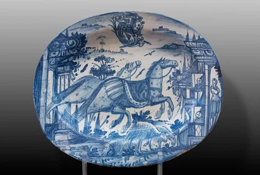 Tallerken dekoreret med væddeløbsheste og et våbenskjold, første halvdel af det 18. århundrede (majolica)