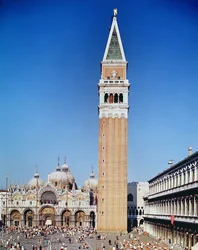 Udsigt over campanile og basilica di San Marco